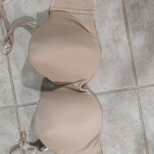 Bra by Lilyette by Bali. Style #929  40 C Strapless, Crisscross bra straps